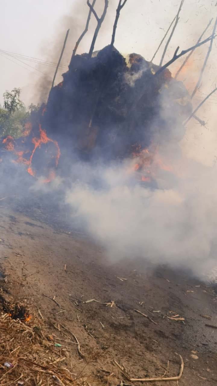 ಧಗಧಗ ಹೊತ್ತಿ ಉರಿದ ಟ್ರ್ಯಾಕ್ಟರ್: ಲಕ್ಷಾಂತರ ರೂ ನಷ್ಟ