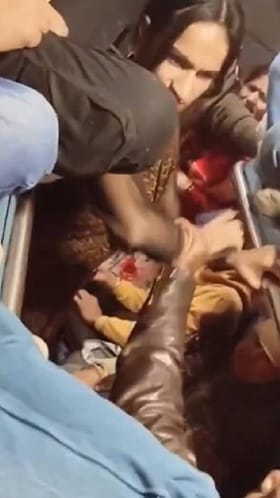 ಹಣ ಕೊಡು ಎಂದು ಹಲ್ಲೆ ಮಾಡಲು ಹೋದ ಮಂಗಳಮುಖಿಗೆ ಥಳಿಸಿದ ರೈಲು ಪ್ರಯಾಣಿಕ