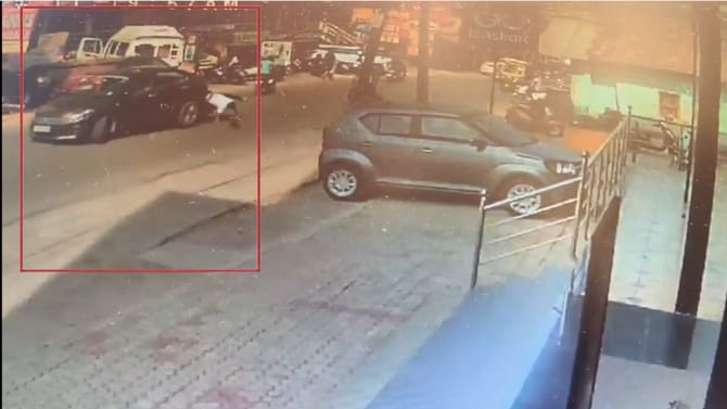 ರಿವರ್ಸ್ ವೇಳೆ ನಿಯಂತ್ರಣ ತಪ್ಪಿದ ಕಾರು: ವಿಡಿಯೋ ನೋಡಿದ್ರೆ ಹೌಹಾರ್ತೀರಿ