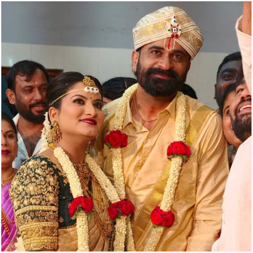 ಧರ್ಮಸ್ಥಳದಲ್ಲಿ ಮಂಜು ಹಾಗೂ ಸಂಧ್ಯಾ ಮದುವೆ ನಡೆದಿದೆ. ಆಪ್ತರು ಹಾಗೂ ಕುಟುಂಬದವರು ಮಾತ್ರ ಮದುವೆಗೆ ಹಾಜರಿ ಹಾಕಿದ್ದರು. ಪ್ರಮೋದ್ ಶೆಟ್ಟಿ ಸೇರಿದಂತೆ ಚಿತ್ರರಂಗದ ಅನೇಕರು ಮದುವೆಗೆ ಹಾಜರಿ ಹಾಕಿದ್ದರು.