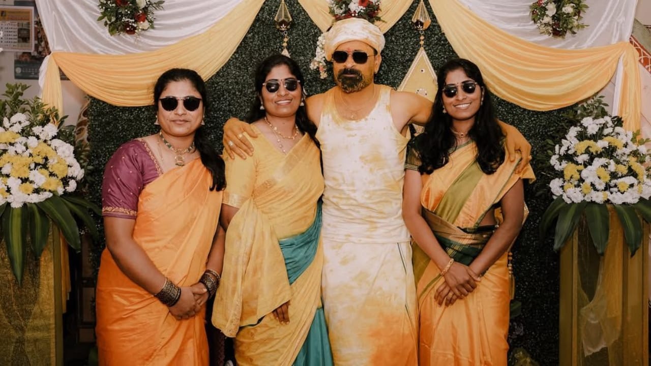 ಕನ್ನಡದ ಜನಪ್ರಿಯ ಪೋಷಕ ನಟ, ಮಾಜಿ ಬಿಗ್​​ಬಾಸ್ ಕನ್ನಡ ಸ್ಪರ್ಧಿಯೂ ಆಗಿರುವ ಉಗ್ರಂ ಮಂಜು ಅವರು ವಿವಾಹ ಆಗಲಿದ್ದು, ಇದೀಗ ಉಗ್ರಂ ಮಂಜು ಅವರ ಅರಿಶಿಣ ಶಾಸ್ತ್ರ ಕಾರ್ಯಕ್ರಮ ಸರಳವಾಗಿ ನಡೆದಿದೆ.