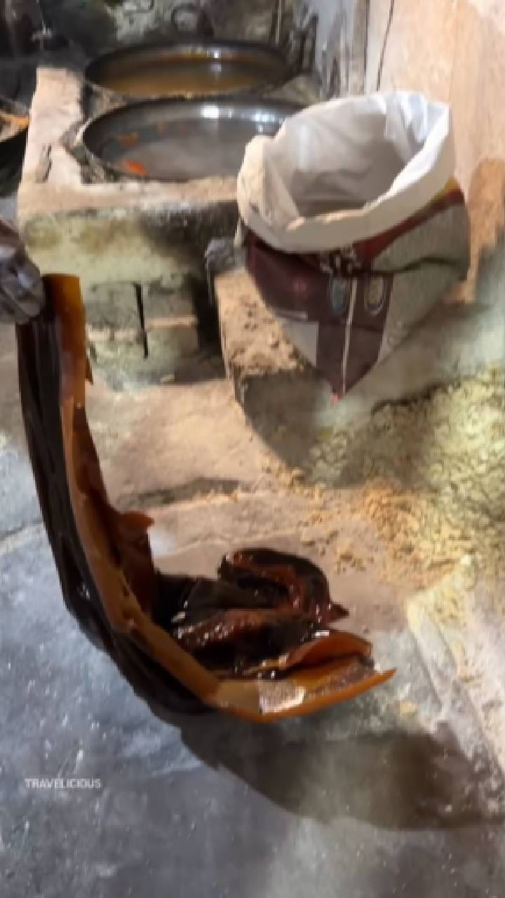 ಹೊರಗಡೆಯಿಂದ ಸಿಹಿತಿಂಡಿ ಖರೀದಿಸುವ ಮುನ್ನ ಈ ವಿಡಿಯೋ ನೋಡಿ