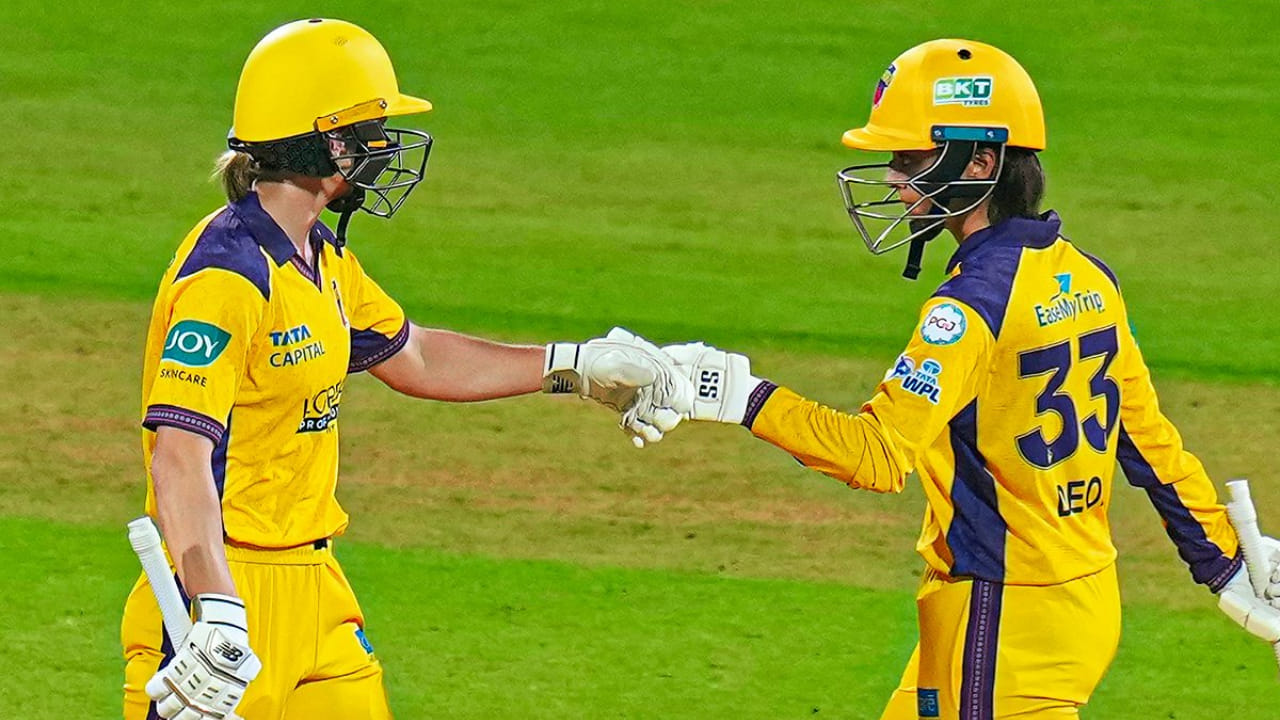WPL 2026: ಹಾಲಿ ಚಾಂಪಿಯನ್ ಮುಂಬೈ ಮಣಿಸಿ ಮೊದಲ ಗೆಲುವು ದಾಖಲಿಸಿದ ಯುಪಿ WPL 2026: ಹಾಲಿ ಚಾಂಪಿಯನ್ ಮುಂಬೈ ಮಣಿಸಿ ಮೊದಲ ಗೆಲುವು ದಾಖಲಿಸಿದ ಯುಪಿ