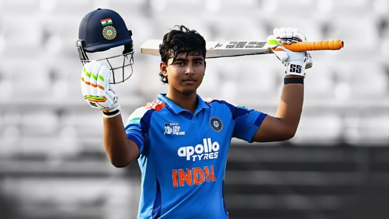 ಯೂತ್ ಕ್ರಿಕೆಟ್ನಲ್ಲಿ ವೈಭವ್ ಸೂರ್ಯವಂಶಿ (Vaibhav suryavanshi) ಹೊಸ ವಿಶ್ವ ದಾಖಲೆ ನಿರ್ಮಿಸಿದ್ದಾರೆ. ಅದು ಸಹ ಪಾಕಿಸ್ತಾನದ ದಾಂಡಿಗ ಅಹಮದ್ ಶೆಹಝಾದ್ ಹೆಸರಿನಲ್ಲಿದ್ದ ಭರ್ಜರಿ ದಾಖಲೆಯನ್ನು ಮುರಿಯುವ ಮೂಲಕ ಎಂಬುದು ವಿಶೇಷ.