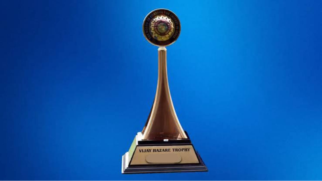 ಈ ಎರಡು ಸೆಮಿಫೈನಲ್ ಪಂದ್ಯಗಳಲ್ಲಿ ಗೆಲ್ಲುವ ತಂಡಗಳು ಜನವರಿ 18 ರಂದು ನಡೆಯಲಿರುವ ಫೈನಲ್ ಪಂದ್ಯದಲ್ಲಿ ಮುಖಾಮುಖಿಯಾಗಲಿವೆ. ಈ ಪಂದ್ಯಕ್ಕೂ ಬೆಂಗಳೂರಿನಲ್ಲಿರುವ ಬಿಸಿಸಿಐ ಸೆಂಟರ್ ಆಫ್ ಎಕ್ಸಲೆನ್ಸ್ ಮೈದಾನ ಆತಿಥ್ಯವಹಿಸಲಿದೆ.