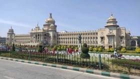 ವಿಧಾನಸೌಧದ ಮುಂದೆ ವಿಷಸೇವಿಸಿದ ವ್ಯಕ್ತಿ!