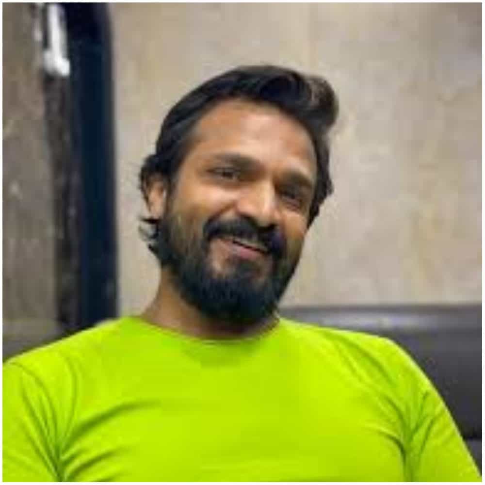 ಬಿಗ್ ಬಾಸ್ ಸೀಸನ್ 1: ಬಿಗ್ ಬಾಸ್ ಕನ್ನಡ ಮೊದಲು ಕನ್ನಡಕ್ಕೆ ಬಂದಿದ್ದು 2013ರಲ್ಲಿ. ಈಟಿವಿಯಲ್ಲಿ ಈ ಶೋ ಪ್ರಸಾರ ಆಯಿತು. ಈ ಶೋನ ವಿಜಯ್ ರಾಘವೇಂದ್ರ ವಿನ್ ಆದರು. ಅರುಣ್ ಸಾಗರ್ ರನ್ನರ್ ಅಪ್ ಆದರು.