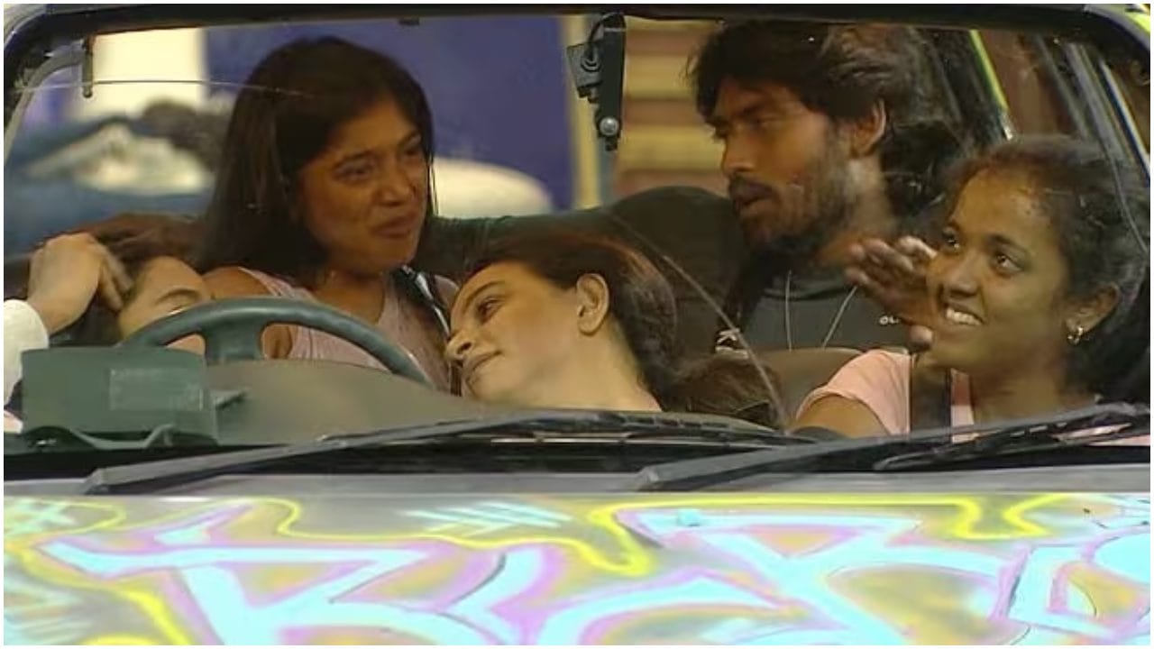 ವಿಜೆ ಪಾರ್ವತಿ ಹಾಗೂ ಕಮರುದ್ದೀನ್ ಅವರು ಮನೆಯಿಂದ ಹೊರ ಹೋದವರು. ಅವರು ‘ಟಿಕೆಟ್​ ಟು ಫಿನಾಲೆ’ಯ ಕಾರಿನ ಟಾಸ್ಕ್​​ನಲ್ಲಿ ಸಹಸ್ಪರ್ಧಿ ಸಾಂಧ್ರಾಗೆ ಕಿರುಕುಳ ನೀಡಿದ್ದರು. ಕಾರಿನಿಂದ ಒದ್ದು ಅವರನ್ನು ತಳ್ಳಿದ್ದರು. ಸಾಂಧ್ರಾ ಪೆಟ್ಟಾಗಿ ಆಸ್ಪತ್ರೆ ಕೂಡ ಸೇರಿದರು. ಇದನ್ನು ಅನೇಕರು ಖಂಡಿಸಿದ್ದರು.  