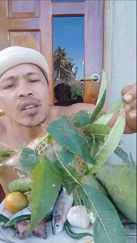 ಚಗಳಿ ಇರುವೆ ಗೂಡನ್ನು ಗಬಕ್ಕನೆ ಬಾಯಿಗೆ ಹಾಕಿದ ವ್ಯಕ್ತಿ