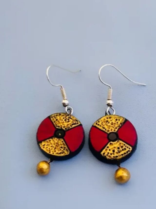 ಹೆಂಗೆಳೆಯರ ಅಂದಕ್ಕೆ ಈ ಮಣ್ಣಿನ ಕಿವಿಯೋಲೆ