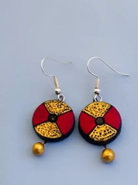 ಹೆಂಗೆಳೆಯರ ಅಂದಕ್ಕೆ ಈ ಮಣ್ಣಿನ ಕಿವಿಯೋಲೆ