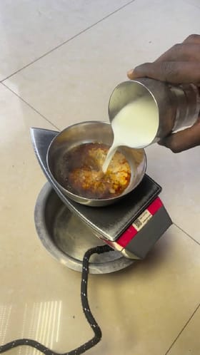 ಇಸ್ತಿ ಪೆಟ್ಟಿಗೆಯಲ್ಲಿ ಟೀ ಮಾಡೋದನ್ನು ನೋಡಿದ್ದೀರಾ?