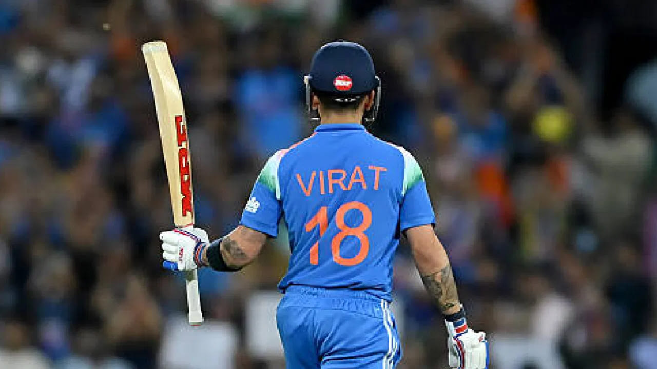 ಈ ಮೂಲಕ ಕೇವಲ 7 ರನ್​​​ಗಳಿಂದ ವಿರಾಟ್ ಕೊಹ್ಲಿ ಶತಕ ವಂಚಿತರಾದರು. ಹೀಗೆ ಶತಕ ತಪ್ಪಿಸಿಕೊಳ್ಳುವ ಮೂಲಕ ಏಕದಿನ ಕ್ರಿಕೆಟ್ ಇತಿಹಾಸದಲ್ಲೇ 90+ ರನ್​​​ಗಳಿಸಿ ಔಟಾದ ಭಾರತದ ಅತ್ಯಂತ ಹಿರಿಯ ಬ್ಯಾಟರ್ ಎಂಬ ದಾಖಲೆಯೊಂದನ್ನು ಕೊಹ್ಲಿ ತಮ್ಮದಾಗಿಸಿಕೊಂಡಿದ್ದಾರೆ.