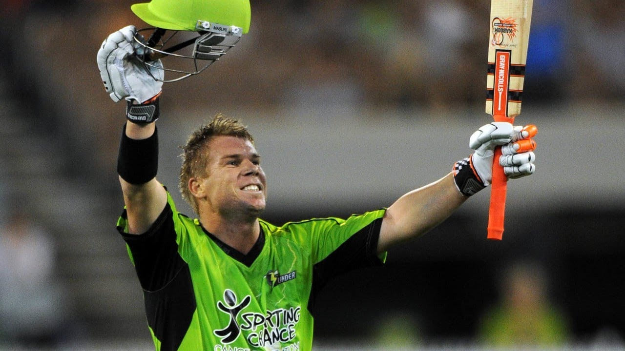 ಟಿ20 ಕ್ರಿಕೆಟ್‌ನಲ್ಲಿ ಅತಿ ಹೆಚ್ಚು ಶತಕಗಳನ್ನು ಗಳಿಸಿದ ದಾಖಲೆಯನ್ನು ಕ್ರಿಸ್ ಗೇಲ್ ಹೊಂದಿದ್ದು, ಕೆರಿಬಿಯನ್ ಸೂಪರ್ ಸ್ಟಾರ್ ಚುಟುಕು ಕ್ರಿಕೆಟ್‌ನಲ್ಲಿ 22 ಶತಕಗಳನ್ನು ಗಳಿಸಿದ್ದಾರೆ. ಇದು ಬಿಗ್ ಬ್ಯಾಷ್ ಲೀಗ್‌ನಲ್ಲಿ ಡೇವಿಡ್ ವಾರ್ನರ್ ಅವರ ಎರಡನೇ ಶತಕವಾಗಿದ್ದು, ಬರೋಬ್ಬರಿ ಆರು ವರ್ಷಗಳ ನಂತರ ವಾರ್ನರ್ ಮೊದಲ ಟಿ20 ಶತಕ ದಾಖಲಿಸಿದ್ದಾರೆ.