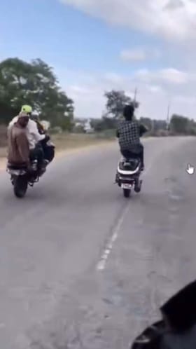 ಸಾಗರಕಟ್ಟೆ ಬ್ರಿಡ್ಜ್ ಮೇಲೆ ಪುಂಡರ ವೀಲಿಂಗ್