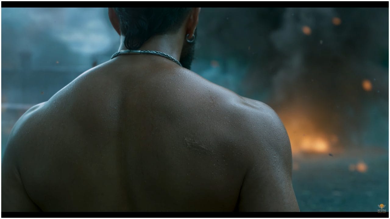 ಯಶ್ ಅವರು ಶರ್ಟ್ಲೆಸ್ ಆಗಿ ಎಂಟ್ರಿ ಕೊಡುತ್ತಾರೆ. ಈ ಸಿನಿಮಾದಲ್ಲಿ ಅವರ ಪಾತ್ರದ ಹೆಸರು ರಾಯ. ಇದು ಪಕ್ಕಾ ಸ್ಥಳೀಯ ಹೆಸರು. ಸಿನಿಮಾ ಮೇಕಿಂಗ್ ಹಾಲಿವುಡ್ ಸ್ಟೈಲ್ನಲ್ಲಿ ಇದೆ ಎಂಬುದು ವಿಶೇಷ.