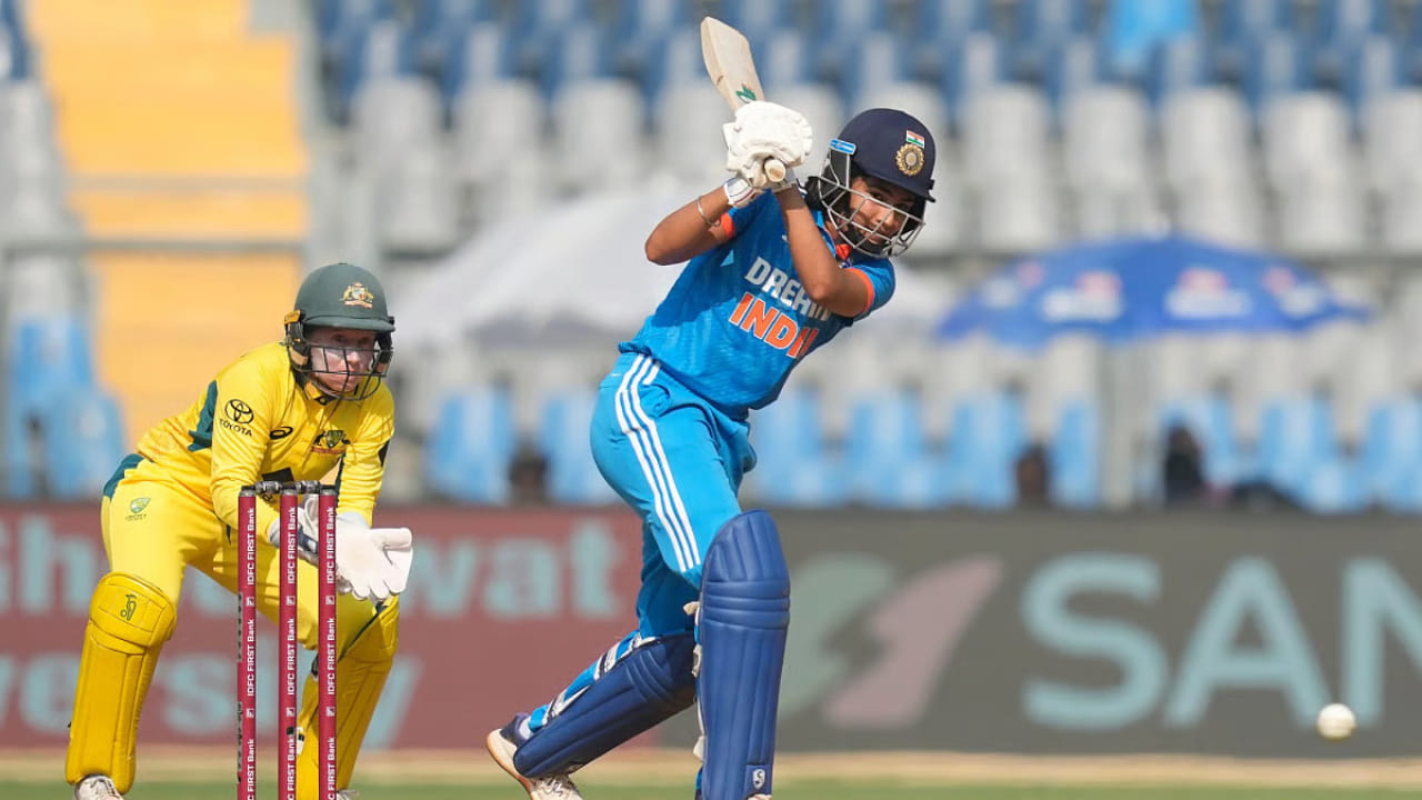 ಗುಜರಾತ್ ಜೈಂಟ್ಸ್ ತಂಡಕ್ಕೆ ಇನ್ನೊಂದು ಆಘಾತಕ್ಕಾರಿ ಸುದ್ದಿಯಿಂದರೇ ಗಾಯದಿಂದ ಚೇತರಿಸಿಕೊಳ್ಳದ ಯಾಸ್ತಿಕಾ ಭಾಟಿಯಾ ಬದಲಿಯಾಗಿ ಬೇರೆ ಯಾರನ್ನು ತಂಡಕ್ಕೆ ಸೇರಿಸಿಕೊಳ್ಳುವಂತಿಲ್ಲ. ಏಕೆಂದರೆ ಯಸ್ತಿಕಾ ಭಾಟಿಯಾ ಹರಾಜಿಗೂ ಮುನ್ನವೇ ಗಾಯಗೊಂಡಿದ್ದರು. ಬಿಸಿಸಿಐ ನಿಯಮಗಳ ಪ್ರಕಾರ, ಹರಾಜಿಗೂ ಮುನ್ನ ಗಾಯಗೊಂಡ ಆಟಗಾರರ್ತಿಯರ ಬದಲಿಗೆ ಬೇರೆ ಆಟಗಾರ್ತಿಯರನ್ನು ತಂಡಕ್ಕೆ ಸೇರಿಸಿಕೊಳ್ಳುವಂತಿಲ್ಲ.