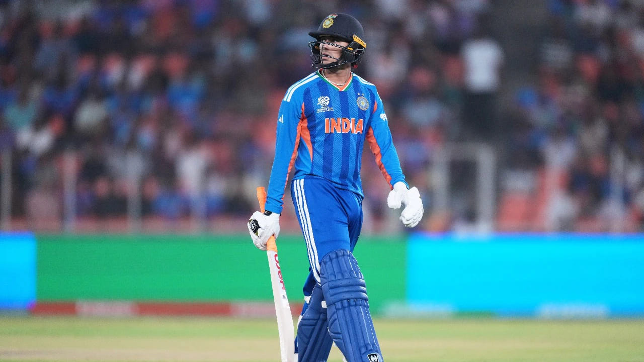 ಅಭಿಷೇಕ್ ಶರ್ಮಾ ಟೂರ್ನಿಯಲ್ಲಿ ಸತತ ಮೂರು ಬಾರಿ ಶೂನ್ಯಕ್ಕೆ ಔಟಾಗಿದ್ದಾರೆ. ಅಮೆರಿಕ, ಪಾಕಿಸ್ತಾನ ಮತ್ತು ನೆದರ್‌ಲ್ಯಾಂಡ್ಸ್ ವಿರುದ್ಧ ಅವರು ಯಾವುದೇ ರನ್ ಗಳಿಸದೆ ಔಟಾಗಿರುವುದು ಕಳವಳಕಾರಿಯಾಗಿದೆ. ಈ ಆವೃತ್ತಿಯಲ್ಲಿ ಅತಿ ಹೆಚ್ಚು ಬಾರಿ ಶೂನ್ಯಕ್ಕೆ ಔಟಾದ ಬ್ಯಾಟ್ಸ್‌ಮನ್ ಕೂಡ ಅಭಿಷೇಕ್. 