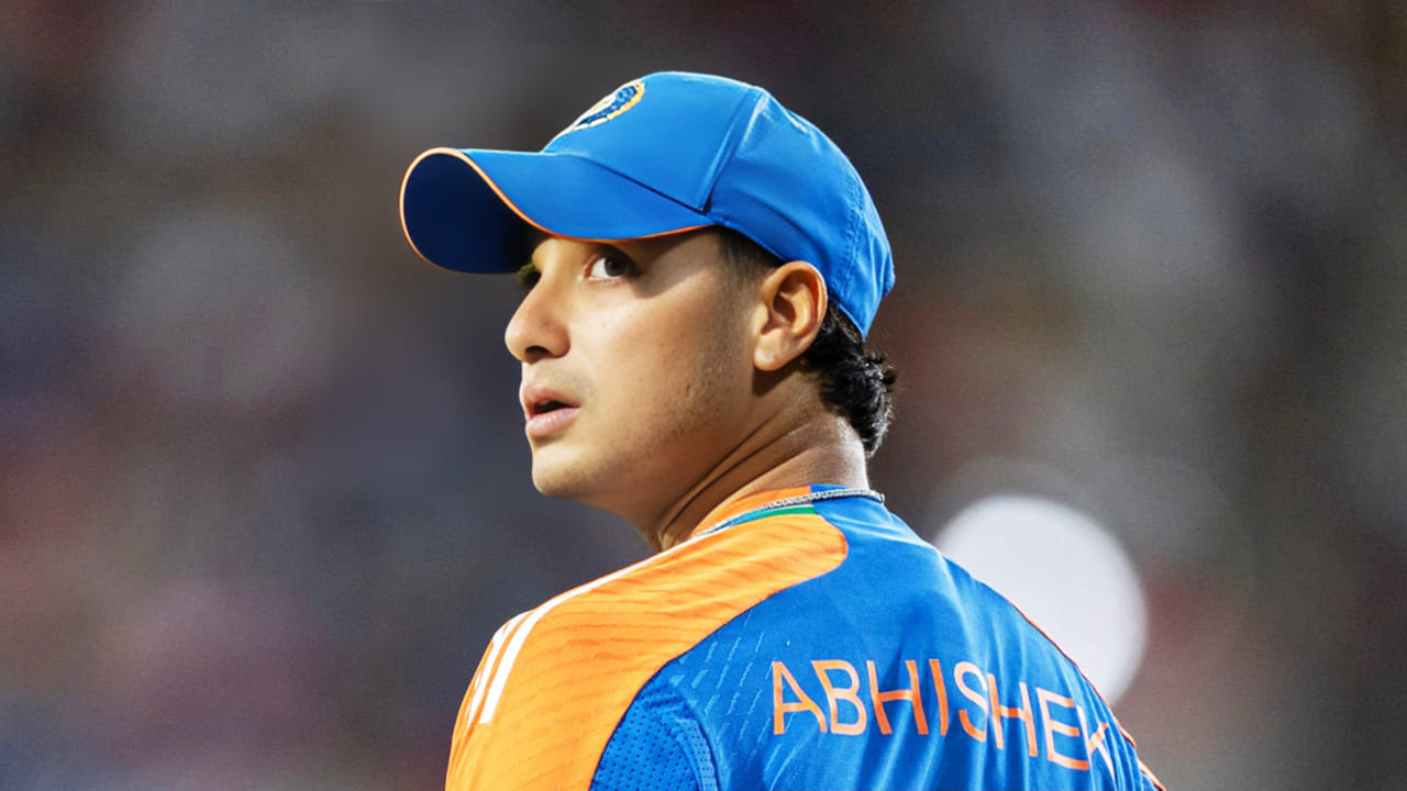 ನಾ ಬದಲಾಗಲ್ಲ... ಅಭಿಷೇಕ್ ಶರ್ಮಾ ತಿರುಗೇಟು ನಾ ಬದಲಾಗಲ್ಲ... ಅಭಿಷೇಕ್ ಶರ್ಮಾ ತಿರುಗೇಟು