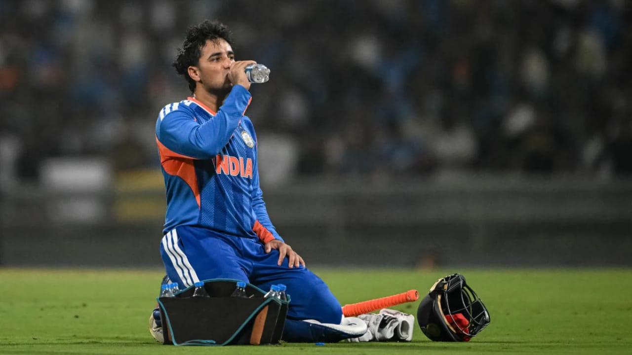 IND vs SA: ಸೊನ್ನೆ ಸುಳಿಯಿಂದ ಹೊರಬಂದರೂ ಪ್ರಯೋಜನಕ್ಕೆ ಭಾರದ ಅಭಿಷೇಕ್ ಶರ್ಮಾ