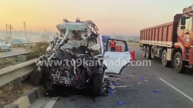 ಬೈಕ್, ಕ್ಯಾಂಟರ್ ಲಾರಿಗೆ ಕಾರು ಡಿಕ್ಕಿಯಾಗಿ ಭೀಕರ ಅಪಘಾತ: 7 ಜನ ಸಾವು