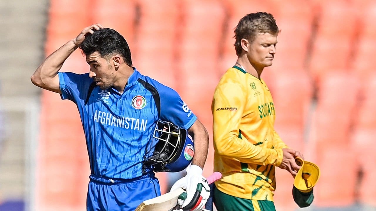 ಆ ಬಳಿಕ ನಡೆದ ಎರಡನೇ ಸೂಪರ್ ಓವರ್‌ನಲ್ಲಿ ಸೌತ್ ಆಫ್ರಿಕಾ 23 ರನ್ ಬಾರಿಸಿದ್ದಾರೆ. ಈ ಗುರಿಯನ್ನು ಬೆನ್ನತ್ತಿದ ಅಫ್ಘಾನಿಸ್ತಾನ್ 19 ರನ್ ಗಳಿಸಿ 4 ರನ್ ಗಳಿಂದ ವಿರೋಚಿತವಾಗಿ ಸೋಲೊಪ್ಪಿಕೊಂಡರು. ಈ ಸೋಲಿನ ಹೊರತಾಗಿಯೂ ಟಿ೨೦ ಕ್ರಿಕೆಟ್ ಇತಿಹಾಸದಲ್ಲೇ 2 ಬಾರಿ ಡಬಕ್ ಸೂಪರ್ ಓವರ್ ಆಡಿದ ವಿಶ್ವದ ಏಕೈಕ ತಂಡವೆಂಬ ವಿಶ್ವ ದಾಖಲೆಯನ್ನು ಅಫ್ಘಾನಿಸ್ತಾನ್ ತನ್ನದಾಗಿಸಿಕೊಂಡಿದೆ. ಭಾರತ ಮತ್ತು ಸೌತ್ ಆಫ್ರಿಕಾ ವಿರುದ್ಧ ಡಬಲ್ ಸೂಪರ್ ಓವರ್ ಆಡುವ ಮೂಲಕ ಅಫ್ಘಾನಿಸ್ತಾನ್ ತಂಡ ಈ ವಿಶೇಷ ದಾಖಲೆ ಬರೆದಿದೆ.