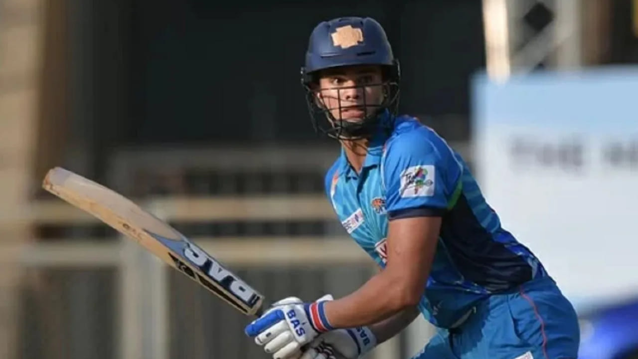 ಪಂದ್ಯದ ಬಗ್ಗೆ ಹೇಳುವುದಾದರೆ, ವೈಭವ್ ಅವರ ಇನ್ನಿಂಗ್ಸ್ ನಂತರ, ಅರ್ಜುನ್ ತೆಂಡೂಲ್ಕರ್ ಕೂಡ ತಮ್ಮ ಬ್ಯಾಟಿಂಗ್‌ನಿಂದ ವಿನಾಶಕಾರಿ ಪ್ರದರ್ಶನ ನೀಡಿ ಕೇವಲ 29 ಎಸೆತಗಳಲ್ಲಿ ಅಜೇಯ 55 ರನ್ ಗಳಿಸಿ ತಂಡವನ್ನು ಕೇವಲ 19.1 ಓವರ್‌ಗಳಲ್ಲಿ ಗೆಲುವಿನ ದಡ ಮುಟ್ಟಿಸಿದರು. ಅರ್ಜುನ್ ತಮ್ಮ ಇನ್ನಿಂಗ್ಸ್‌ನಲ್ಲಿ ಏಳು ಬೌಂಡರಿ ಮತ್ತು ಎರಡು ಸಿಕ್ಸರ್‌ಗಳನ್ನು ಬಾರಿಸಿದರು.