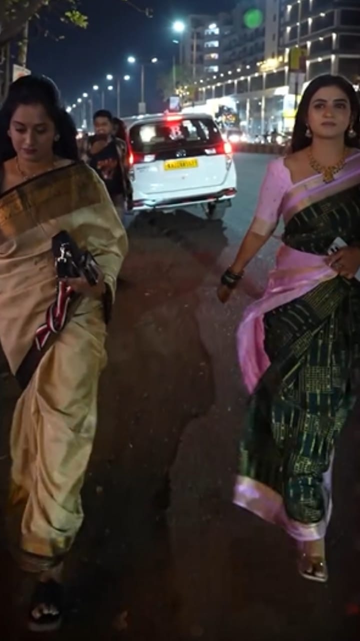 ಬೈಲಹೊಂಗಲದ ಶಿವರಾತ್ರಿ ಕಾರ್ಯಕ್ರಮದಲ್ಲಿ ಜಾನ್ಹವಿ-ಅಶ್ವಿನಿ: ವಿಡಿಯೋ