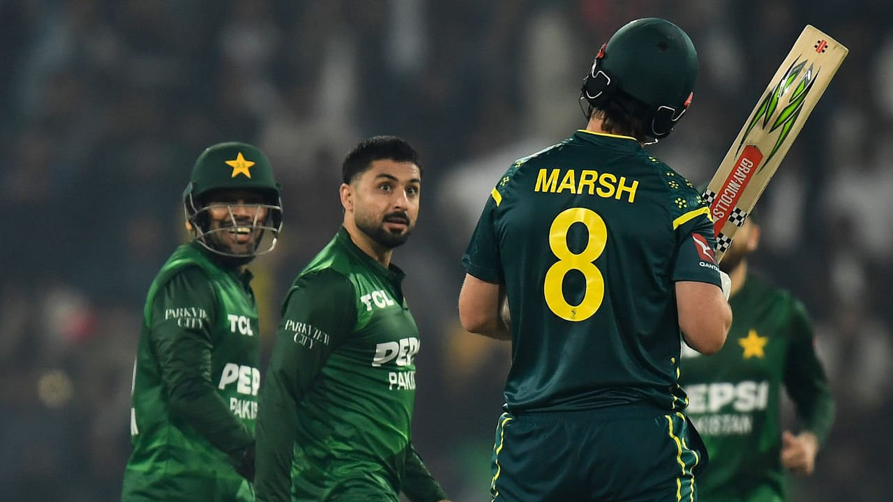 ಈ ಗುರಿಯನ್ನು ಬೆನ್ನತ್ತಿದ ಆಸ್ಟ್ರೇಲಿಯಾ ತಂಡವು ಮೊಹಮ್ಮದ್ ನವಾಝ್ ಅವರ ಸ್ಪಿನ್ ದಾಳಿಗೆ ತತ್ತರಿಸಿದೆ. ಪರಿಣಾಮ 16.5 ಓವರ್​ಗಳಲ್ಲಿ ಕೇವಲ 96 ರನ್​ಗಳಿಸಿ ಆಲೌಟ್ ಆಗಿದೆ. ಈ ಮೂಲಕ ಆಸ್ಟ್ರೇಲಿಯಾ ತಂಡವು ಬರೋಬ್ಬರಿ 111 ರನ್​ಗಳಿಂದ ಸೋಲೊಪ್ಪಿಕೊಂಡಿದೆ.