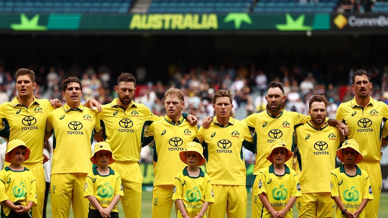 ಟಿ20 ವಿಶ್ವಕಪ್​ಗೆ ಆಸ್ಟ್ರೇಲಿಯಾ ತಂಡ: ಮಿಚೆಲ್ ಮಾರ್ಷ್ (ನಾಯಕ), ಕ್ಸೇವಿಯರ್ ಬಾರ್ಟ್ಲೆಟ್, ಕೂಪರ್ ಕೊನೊಲಿ, ಟಿಮ್ ಡೇವಿಡ್, ಬೆನ್ ದ್ವಾರ್ಶುಯಿಸ್, ಕ್ಯಾಮರೋನ್ ಗ್ರೀನ್, ನಾಥನ್ ಎಲ್ಲಿಸ್, ಟ್ರಾವಿಸ್ ಹೆಡ್, ಜೋಶ್ ಇಂಗ್ಲಿಸ್, ಮ್ಯಾಟ್ ಕುಹ್ನೆಮನ್, ಗ್ಲೆನ್ ಮ್ಯಾಕ್ಸ್‌ವೆಲ್, ಮ್ಯಾಟ್ ರೆನ್‌ಶಾ, ಮಾರ್ಕಸ್ ಸ್ಟೊಯಿನಿಸ್, ಆ್ಯಡಂ ಝಂಪಾ.