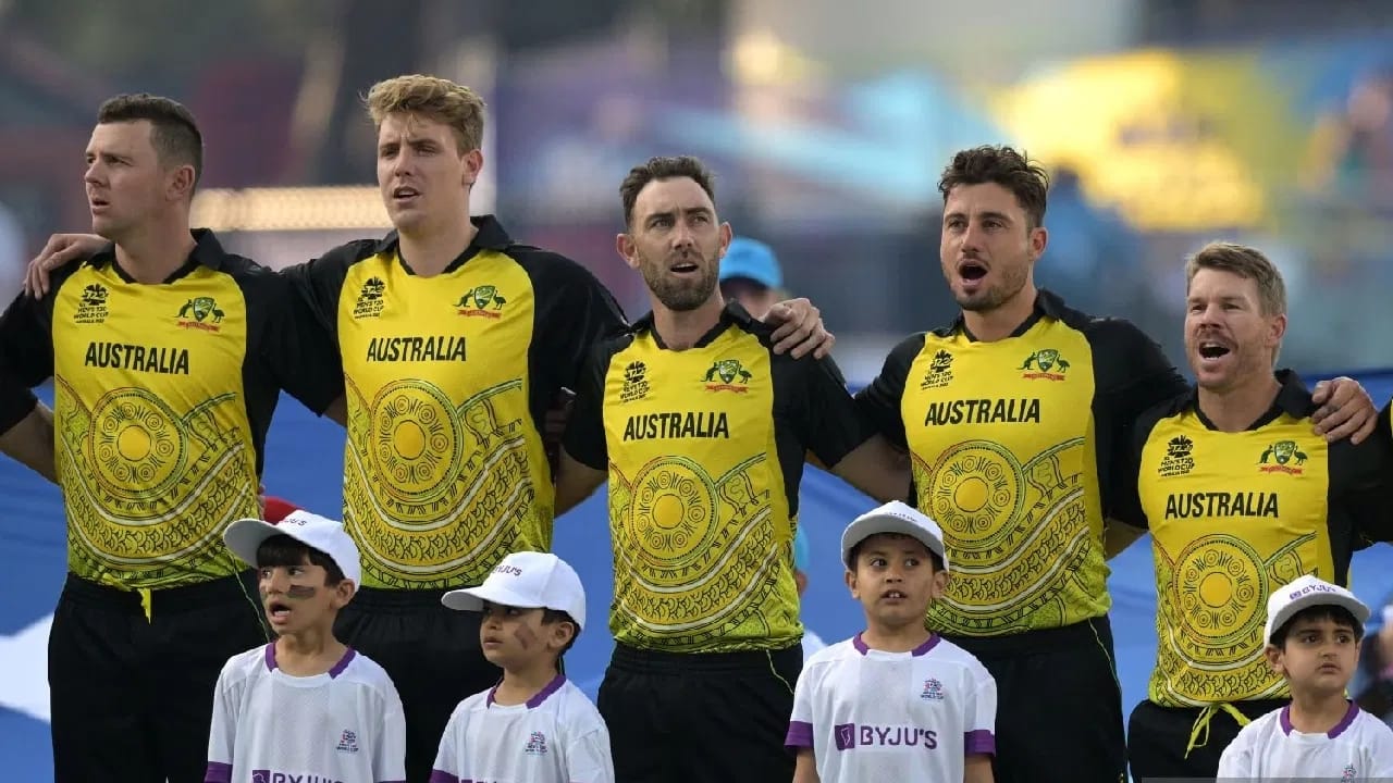 ಆಸ್ಟ್ರೇಲಿಯಾ: ಈ ಬಾರಿಯ ಟಿ20 ವಿಶ್ವಕಪ್​ನಲ್ಲಿ ಕಳಪೆ ಪ್ರದರ್ಶನ ನೀಡಿ ಮೊದಲ ಸುತ್ತಿನಲ್ಲೇ ಹೊರಬಿದ್ದಿರುವ ಆಸ್ಟ್ರೇಲಿಯಾ 2028ರ ಟಿ20 ವಿಶ್ವಕಪ್​ಗೆ ಆತಿಥೇಯ ರಾಷ್ಟ್ರವಾಗಿ ನೇರವಾಗಿ ಆಯ್ಕೆಯಾಗಿದೆ. ಅದರಂತೆ ಮುಂಬರುವ ಟಿ20 ವಿಶ್ವಕಪ್​ನಲ್ಲಿ ಆಸೀಸ್ ಪಡೆ ಕಾಣಿಸಿಕೊಳ್ಳುವುದು ಖಚಿತ.