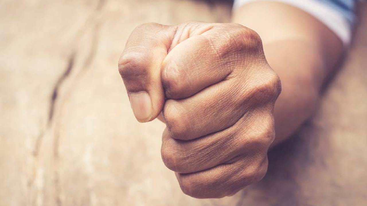 Daily Devotional: ಕೋಪದಲ್ಲಿರುವಾಗ ಮನುಷ್ಯ ತೆಗೆದುಕೊಳ್ಳಬಾರದ ಮೂರು ನಿರ್ಧಾರಗಳಿವು Daily Devotional: ಕೋಪದಲ್ಲಿರುವಾಗ ಮನುಷ್ಯ ತೆಗೆದುಕೊಳ್ಳಬಾರದ ಮೂರು ನಿರ್ಧಾರಗಳಿವು