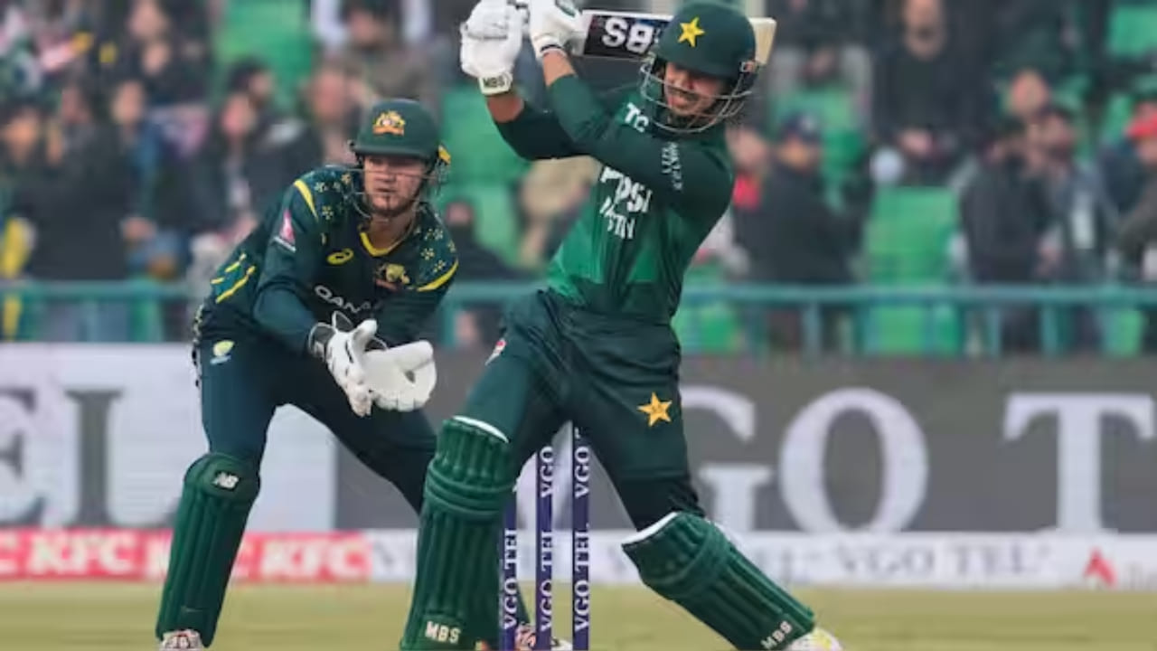 ಈ ಪಂದ್ಯದಲ್ಲಿ ಪಾಕಿಸ್ತಾನ ಪರ ಸ್ಯಾಮ್ ಅಯೂಬ್ ಮತ್ತು ಶಾದಾಬ್ ಖಾನ್ ಕೂಡ ಬಲಿಷ್ಠ ಇನ್ನಿಂಗ್ಸ್ ಆಡಿದರು. ಸ್ಯಾಮ್ ಅಯೂಬ್ 37 ಎಸೆತಗಳಲ್ಲಿ 56 ರನ್ ಗಳಿಸಿದರೆ, ಶಾದಾಬ್ ಖಾನ್ 19 ಎಸೆತಗಳಲ್ಲಿ ಎರಡು ಬೌಂಡರಿ ಮತ್ತು ಐದು ಸಿಕ್ಸರ್ಗಳನ್ನು ಒಳಗೊಂಡಂತೆ 46 ರನ್ ಬಾರಿಸಿದರು. ಇದು ಪಾಕಿಸ್ತಾನ ದೊಡ್ಡ ಮೊತ್ತವನ್ನು ದಾಖಲಿಸಲು ಸಹಾಯ ಮಾಡಿತು.