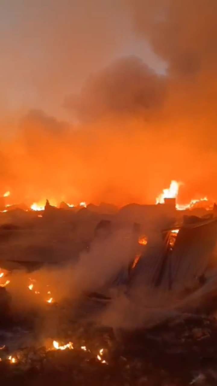 ಅಕ್ರಮ ಬಾಂಗ್ಲಾ ವಲಸಿಗರಿದ್ದ ಖಾಲಿ ಶೆಡ್‌ಗಳಿಗೆ ಬೆಂಕಿ