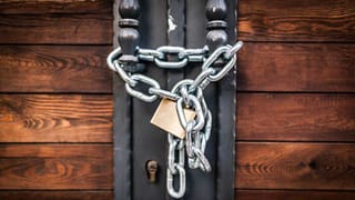 33 ವರ್ಷದ ಸಂಪಾದನೆ ಹೋಯ್ತು: 18 ಕೋಟಿ ರೂ. ಮೌಲ್ಯದ ಚಿನ್ನ ಕಳೆದುಕೊಂಡ ಬೆಂಗಳೂರಿನ ಬಿಲ್ಡರ್​​ನ ಕಣ್ಣೀರಿನ ಕಥೆ