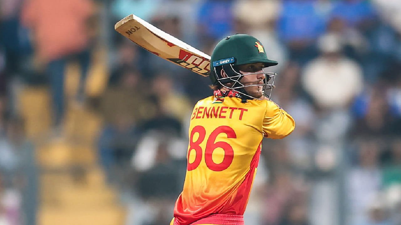 ಈ ಮೂಲಕ ಕಳೆದ 4 ಇನಿಂಗ್ಸ್​ಗಳ ಮೂಲಕ ಬ್ರಿಯಾನ್ ಬೆನ್ನೆಟ್ ಬರೋಬ್ಬರಿ 180 ರನ್​ಗಳಿಸಿದ್ದಾರೆ. ಈ ಮೂಲಕ ಟಿ20 ವಿಶ್ವಕಪ್ ಇತಿಹಾಸದಲ್ಲೇ ಔಟಾಗುವ ಮುನ್ನ ಅತ್ಯಧಿಕ ರನ್ ಕಲೆಹಾಕಿದ ಬ್ಯಾಟರ್ ಎನಿಸಿಕೊಂಡಿದ್ದಾರೆ. ಇದಕ್ಕೂ ಮುನ್ನ ಈ ದಾಖಲೆ ವಿರಾಟ್ ಕೊಹ್ಲಿಯ ಹೆಸರಿನಲ್ಲಿತ್ತು.