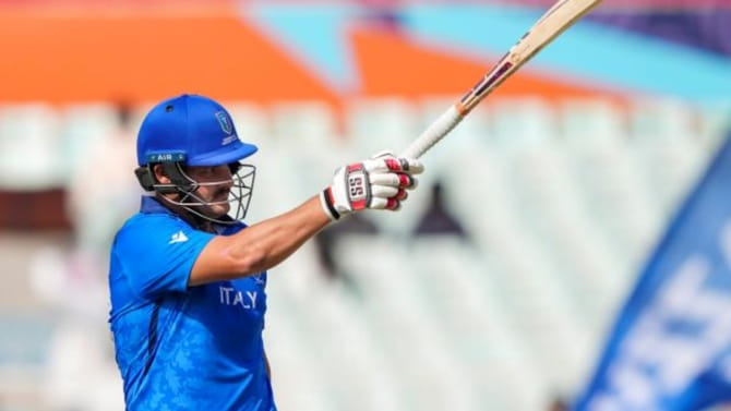 6 ಸಿಕ್ಸ್, 60 ರನ್..! ಇಂಗ್ಲೆಂಡ್‌ ವಿರುದ್ಧ ಅಬ್ಬರಿಸಿದ ಇಟಲಿ ಬ್ಯಾಟರ್