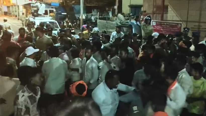 ಶಿವಾಜಿ ಭಾವಚಿತ್ರ ಮೆರವಣಿಗೆ ವೇಳೆ ಕಲ್ಲು, ಚಪ್ಪಲಿ ತೂರಾಟ: ಬಾಗಲಕೋಟೆ ಉದ್ವಿಗ್ನ