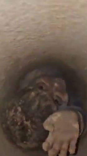 ಕೊಳವೆ ಬಾವಿಗೆ ಬಿದ್ದಿದ್ದ ಮೂರು ವರ್ಷದ ಬಾಲಕನನ್ನು ರಕ್ಷಣೆ ಮಾಡಿದ್ಹೇಗೆ ನೋಡಿ