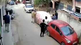 Video: ಬಾಲಕಿಯನ್ನು ಗೂಳಿಯ ದಾಳಿಯಿಂದ ಕಾಪಾಡಿದ ಜನ