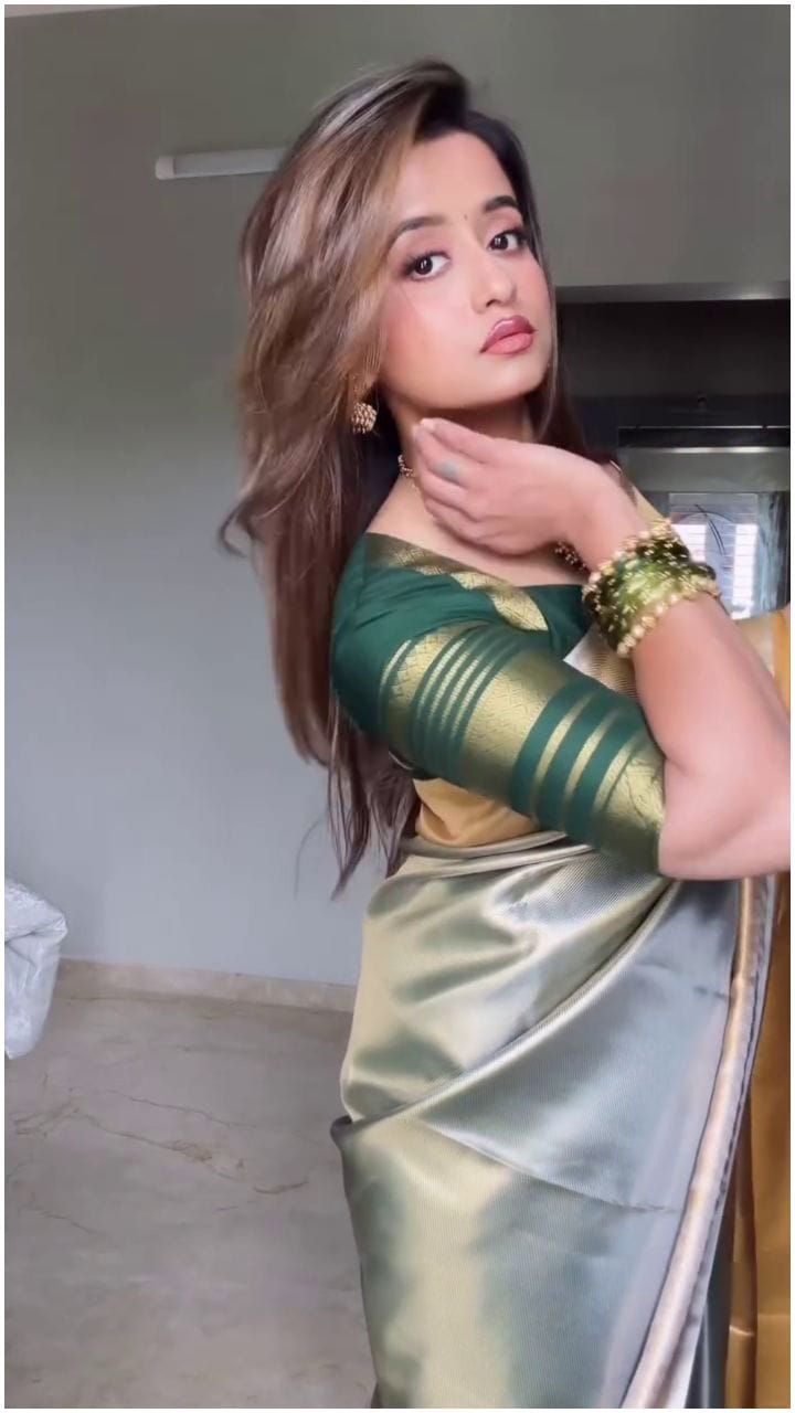 ಸೀರೆಲಿ ಹುಡುಗೀರ ನೋಡಲೇಬಾರದು ನಿಲ್ಲಲ್ಲ ಟೆಂಪ್ರೇಚರ್