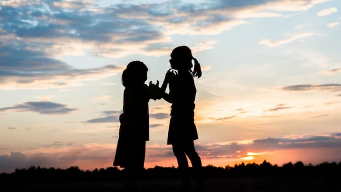 ಶಾಲೆಗೆ ಹೋಗಲು ಬೇಜಾರಾಗಿ ಬೀದಿ ಸುತ್ತಿ ಅಪಹರಣದ ಕತೆ ಹೇಳಿದ ಸಹೋದರಿಯರು!