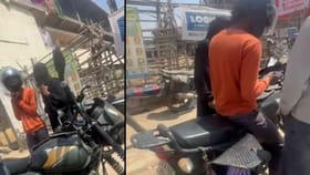 ನೈತಿಕ ಪೊಲೀಸ್ ಗಿರಿ: ಬಾಲಕನ ಬೈಕ್ ಅಡ್ಡಿಗಟ್ಟಿದ ಮುಸ್ಲಿಂ ಯುವಕರು