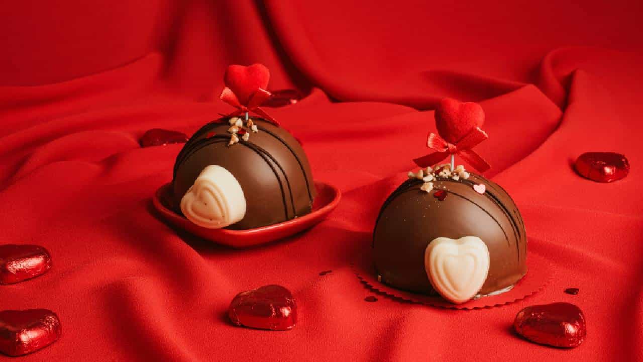 Chocolate Day 2026: ನಿಮ್ಮ ಸಂಗಾತಿಗಾಗಿ ಪ್ರೀತಿಯಿಂದ ಮನೆಯಲ್ಲೇ ತಯಾರಿಸಿ ಸ್ಪೆಷಲ್ ಚಾಕೊಲೇಟ್; ಇಲ್ಲಿದೆ ರೆಸಿಪಿ Chocolate Day 2026: ನಿಮ್ಮ ಸಂಗಾತಿಗಾಗಿ ಪ್ರೀತಿಯಿಂದ ಮನೆಯಲ್ಲೇ ತಯಾರಿಸಿ ಸ್ಪೆಷಲ್ ಚಾಕೊಲೇಟ್; ಇಲ್ಲಿದೆ ರೆಸಿಪಿ
