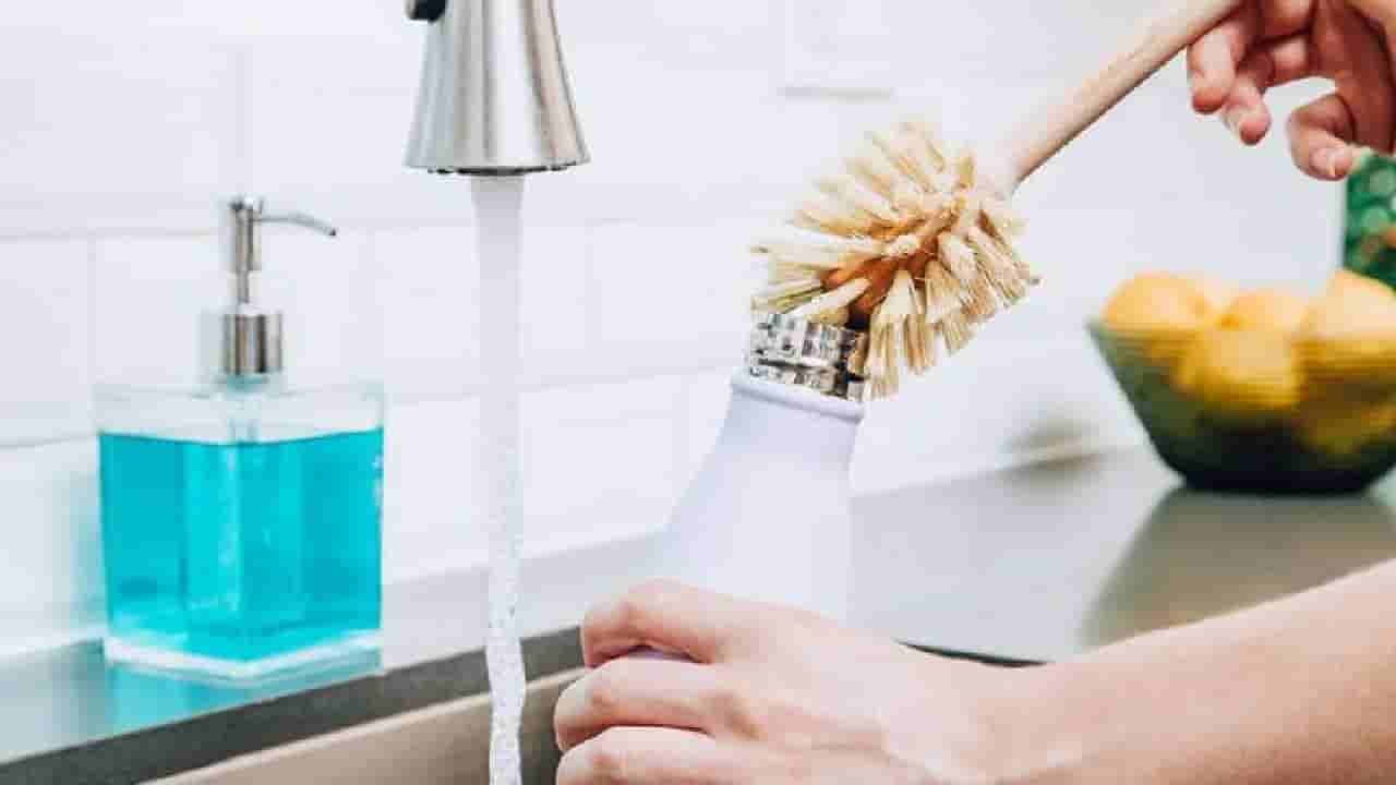 ನೀರಿನ ಬಾಟಲಿಯಿಂದ ಬರುವ ಕೆಟ್ಟ ವಾಸನೆಯನ್ನು ಹೋಗಲಾಡಿಸಲು ಈ ಸರಳ ಸಲಹೆ ಪಾಲಿಸಿ