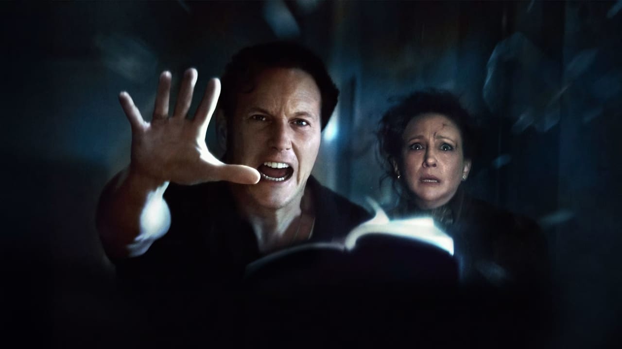 ‘ಕಾಂಜುರಿಂಗ್’ ಸಿನಿಮಾ ಸರಣಿ ವಿಶ್ವದ ಬಲು ಜನಪ್ರಿಯ ಹಾರರ್ ಸಿನಿಮಾ ಸರಣಿಗಳಲ್ಲಿ ಒಂದಾಗಿದೆ. ಇತ್ತೀಚೆಗಷ್ಟೆ ಕಾಂಜುರಿಂಗ್ ಸರಣಿಯ ಹೊಸ ಸಿನಿಮಾ ‘ದಿ ಕಾಂಜುರಿಂಗ್: ದಿ ಲಾಸ್ಟ್ ರೈಟ್ಸ್’ ಸಿನಿಮಾ ಬಿಡುಗಡೆ ಆಗಿತ್ತು. ಇದೀಗ ಈ ವಾರ ಈ ಸಿನಿಮಾ ಒಟಿಟಿಗೆ ಬಂದಿದ್ದು, ಜಿಯೋ ಹಾಟ್​​ಸ್ಟಾರ್​​ನಲ್ಲಿ ಸಿನಿಮಾವನ್ನು ವೀಕ್ಷಿಸಬಹುದಾಗಿದೆ.