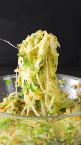 ಆರೋಗ್ಯಕರವಾದ ಸೌತೆಕಾಯಿ ಸಲಾಡ್ ಮಾಡಿ