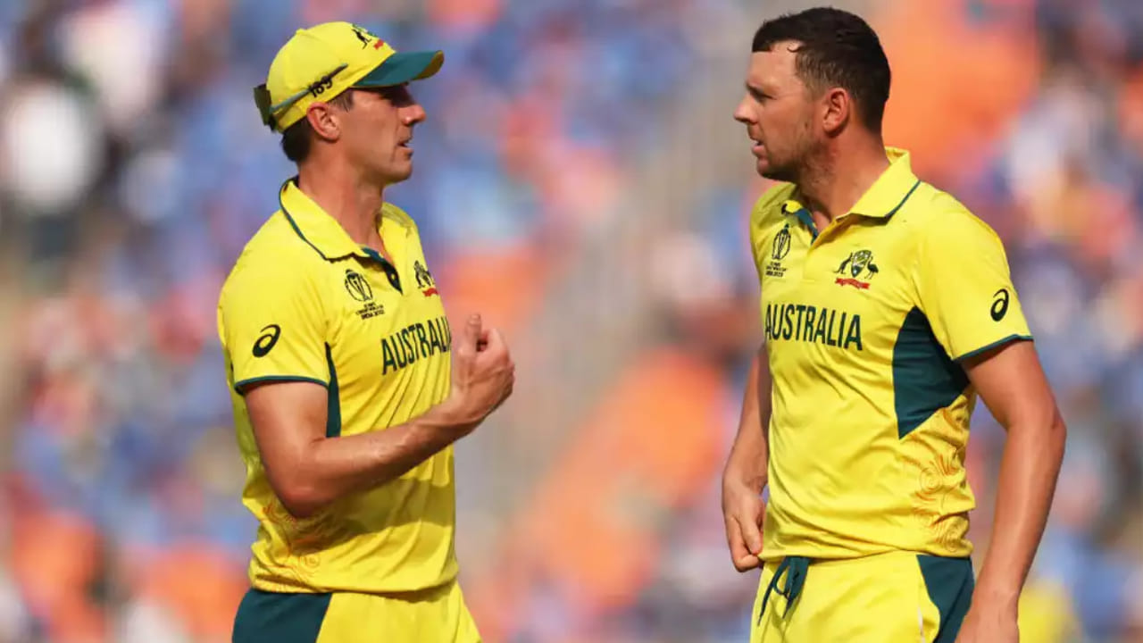 ಆಸ್ಟ್ರೇಲಿಯಾ ತಂಡಕ್ಕೂ ಆಟಗಾರರ ಇಂಜುರಿ ಸಮಸ್ಯೆ ದೊಡ್ಡ ತಲೆನೋವಾಗಿದೆ. ತಂಡದ ಇಬ್ಬರು ಪ್ರಮುಖ ಬೌಲರ್ಗಳಾದ ಪ್ಯಾಟ್ ಕಮ್ಮಿನ್ಸ್ ಮತ್ತು ಜೋಶ್ ಹ್ಯಾಜಲ್ವುಡ್ ಬೆನ್ನುನೋವಿನಿಂದಾಗಿ ಟಿ20 ವಿಶ್ವಕಪ್ನಿಂದ ಹೊರಗುಳಿದಿದ್ದಾರೆ. ಹೀಗಾಗಿ ಹ್ಯಾಜಲ್ವುಡ್ ಬದಲಿಗೆ ಸೀನ್ ಅಬಾಟ್ ಆಡುತ್ತಿದ್ದರೆ, ಪ್ಯಾಟ್ ಕಮ್ಮಿನ್ಸ್ ಬದಲಿಗೆ ಬೆನ್ ದ್ವಾರಶಿಯಸ್ ಆಡಲಿದ್ದಾರೆ.