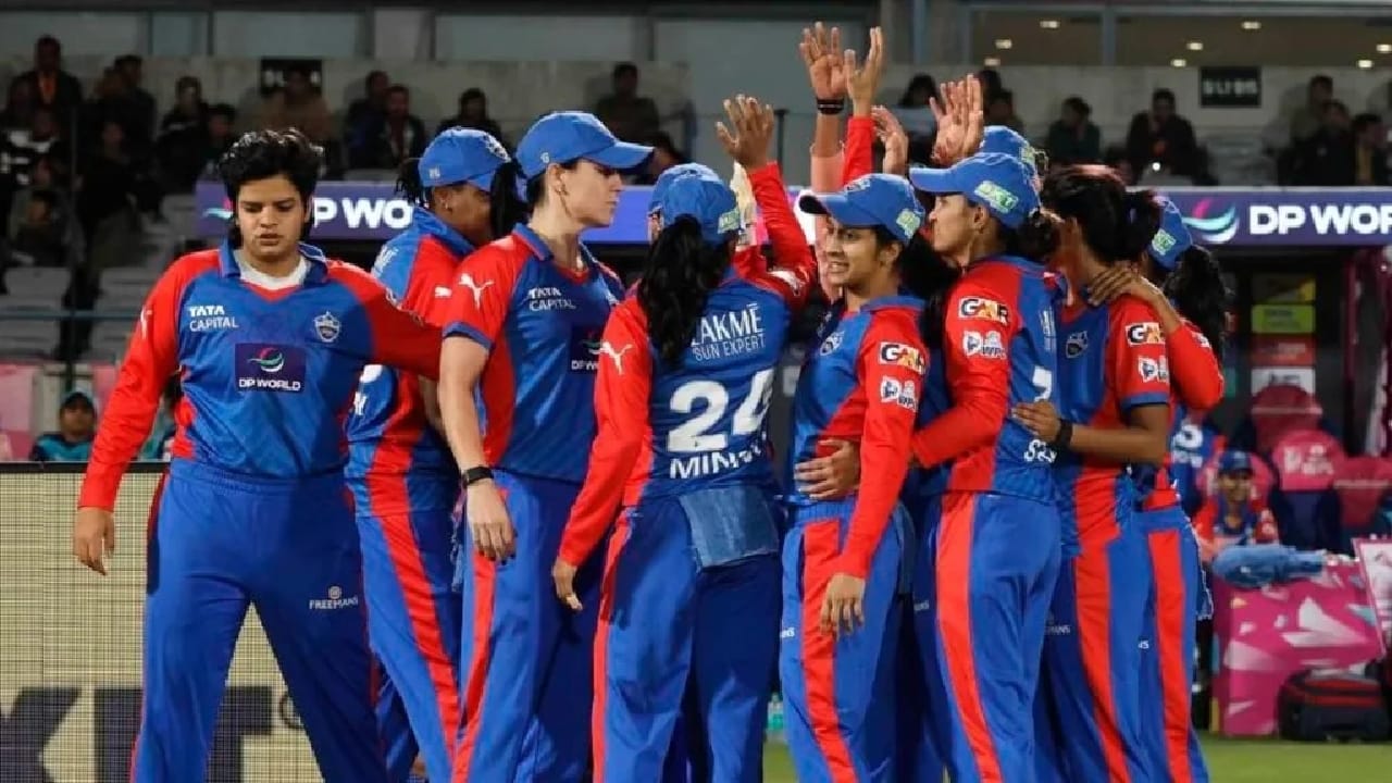 ಇದೀಗ ನಾಲ್ಕನೇ ಸೀಸನ್​ನಲ್ಲೂ ಡೆಲ್ಲಿ ಕ್ಯಾಪಿಟಲ್ಸ್​  ಫೈನಲ್​ಗೆ ಪ್ರವೇಶಿಸಿದೆ. ಈ ಮೂಲಕ ಎಲ್ಲಾ ಸೀಸನ್​ಗಳಲ್ಲೂ ಫೈನಲ್​ಗೇರಿದ ಏಕೈಕ ತಂಡ ಎನಿಸಿಕೊಂಡಿದೆ. ಈ ಹೆಗ್ಗಳಿಕೆಯೊಂದಿಗೆ ಈ ಬಾರಿ ಡೆಲ್ಲಿ ಕ್ಯಾಪಿಟಲ್ಸ್ ತಂಡವು ಚೊಚ್ಚಲ ಪ್ರಶಸ್ತಿಯನ್ನು ಮುಡಿಗೇರಿಸಿಕೊಳ್ಳಲಿದೆಯಾ ಕಾದು ನೋಡಬೇಕಿದೆ.