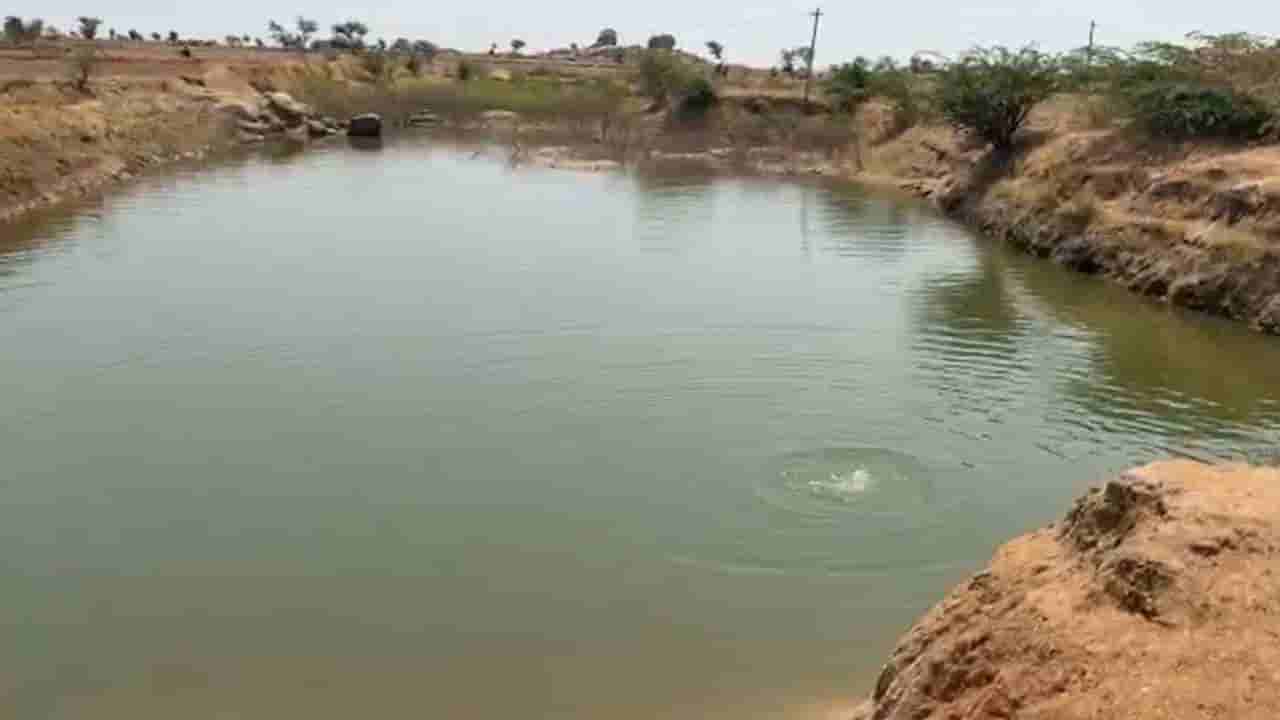 ಗದಗ: ಕೆರೆಯಲ್ಲಿ ಈಜಲು ತೆರಳಿದ್ದ 9ನೇ ತರಗತಿ ವಿದ್ಯಾರ್ಥಿಗಳಿಬ್ಬರು ಸಾವು; ಓರ್ವ ಬಚಾವ್